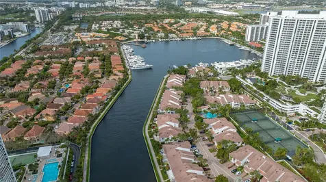 3601 NE 207th St, Slip E60 Aventura FL 33180