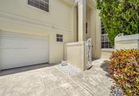 15281 Wilshire Court Pembroke Pines FL 33027