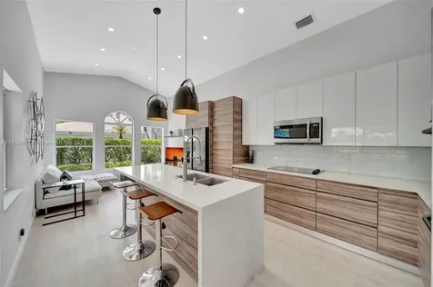 15281 Wilshire Court Pembroke Pines FL 33027