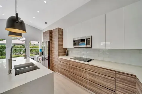 15281 Wilshire Court Pembroke Pines FL 33027
