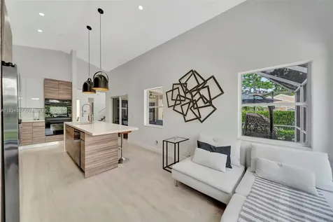 15281 Wilshire Court Pembroke Pines FL 33027