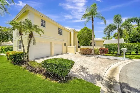 15281 Wilshire Court Pembroke Pines FL 33027
