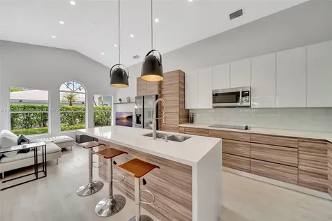 15281 Wilshire Court Pembroke Pines FL 33027
