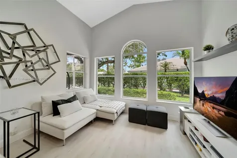 15281 Wilshire Court Pembroke Pines FL 33027