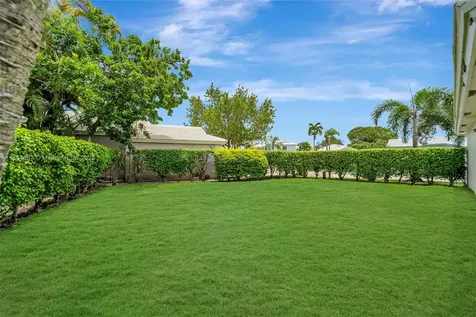 15281 Wilshire Court Pembroke Pines FL 33027