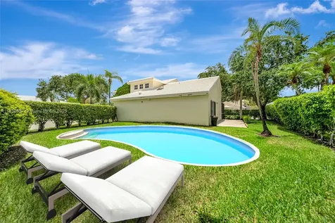 15281 Wilshire Court Pembroke Pines FL 33027