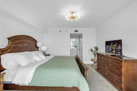 18100 N Bay Road Sunny Isles Beach FL 33160
