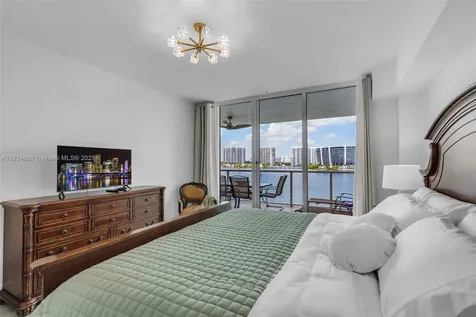 18100 N Bay Road Sunny Isles Beach FL 33160