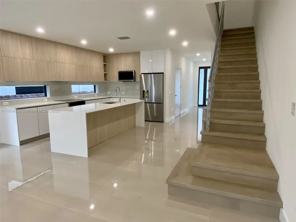 313 SW 10th Street Fort Lauderdale FL 33315