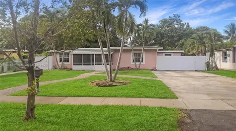 841 NE 139th Street North Miami FL 33161