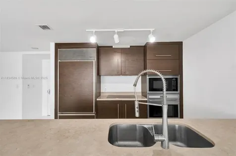 465 Brickell Avenue Miami FL 33131