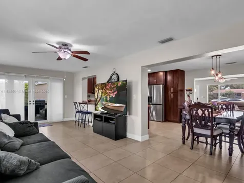 321 NW 93rd Avenue Pembroke Pines FL 33024