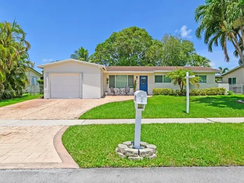 321 NW 93rd Avenue Pembroke Pines FL 33024