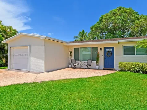 321 NW 93rd Avenue Pembroke Pines FL 33024