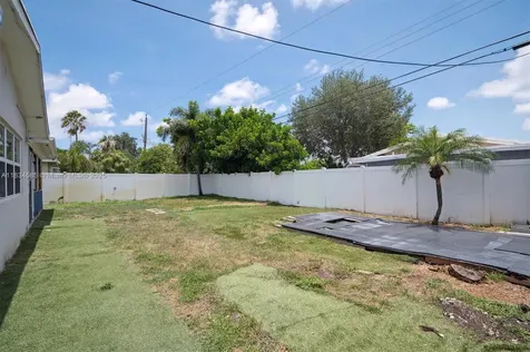 700 NE 47th Street Oakland Park FL 33334