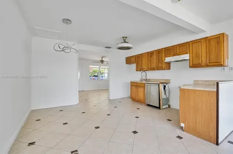 700 NE 47th Street Oakland Park FL 33334
