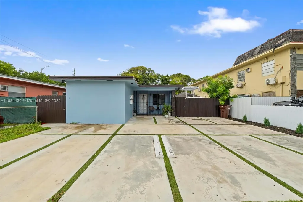 938 SE 12th Street Hialeah FL 33010
