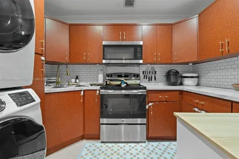 938 SE 12th Street Hialeah FL 33010
