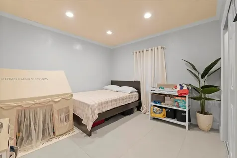 938 SE 12th Street Hialeah FL 33010