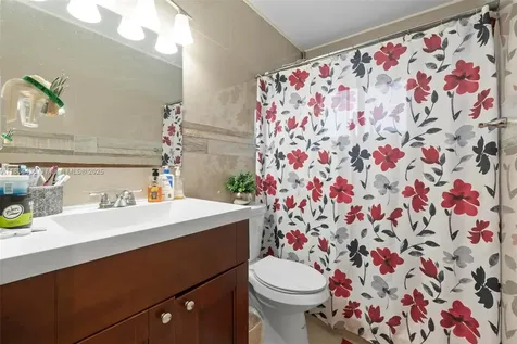 938 SE 12th Street Hialeah FL 33010