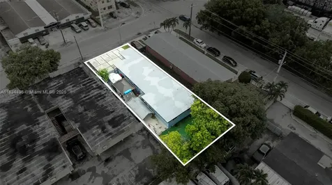 938 SE 12th Street Hialeah FL 33010