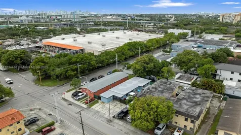 938 SE 12th Street Hialeah FL 33010