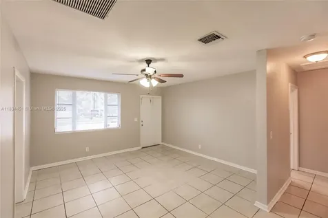 4423 Lake Avenue West Palm Beach FL 33405