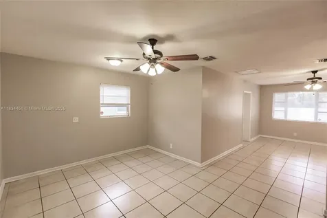 4423 Lake Avenue West Palm Beach FL 33405