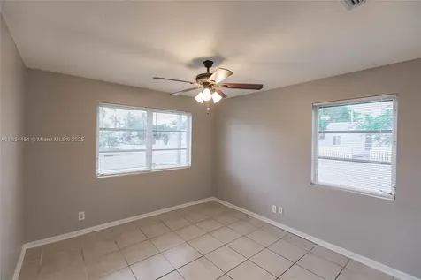 4423 Lake Avenue West Palm Beach FL 33405