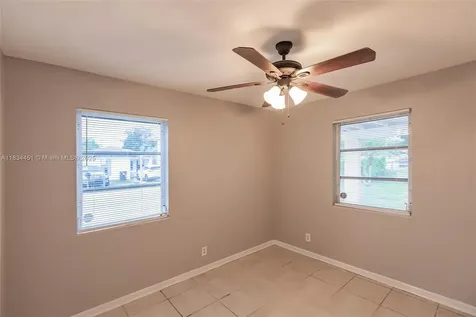 4423 Lake Avenue West Palm Beach FL 33405