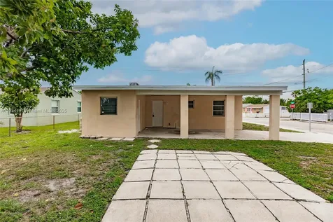 4423 Lake Avenue West Palm Beach FL 33405