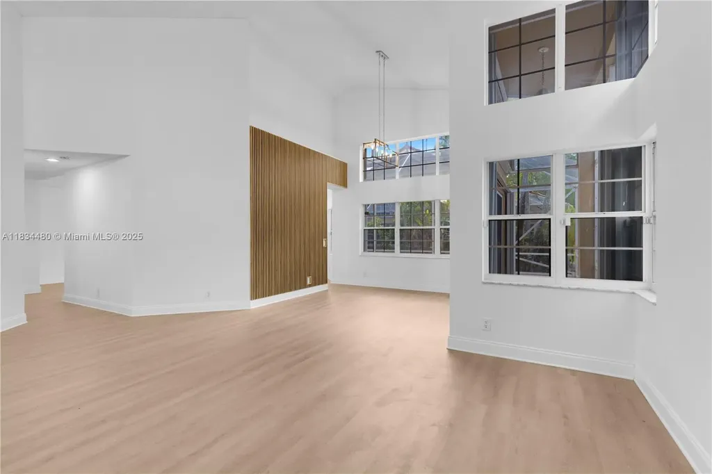 1525 Seabay Road Weston FL 33326