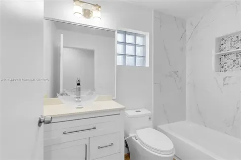 1525 Seabay Road Weston FL 33326