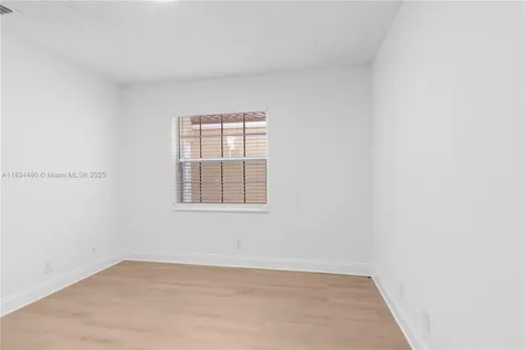 1525 Seabay Road Weston FL 33326
