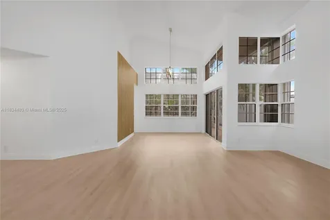 1525 Seabay Road Weston FL 33326