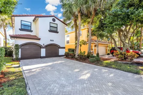 9825 Fairway Cove Lane Plantation FL 33324