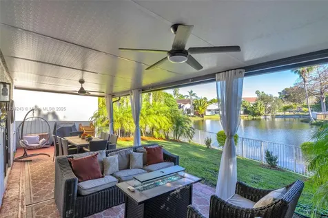 9825 Fairway Cove Lane Plantation FL 33324