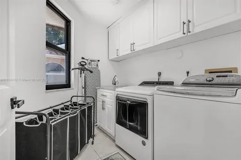 9825 Fairway Cove Lane Plantation FL 33324