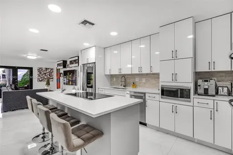 9825 Fairway Cove Lane Plantation FL 33324