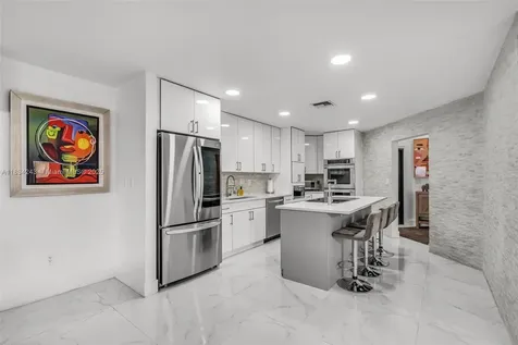 9825 Fairway Cove Lane Plantation FL 33324