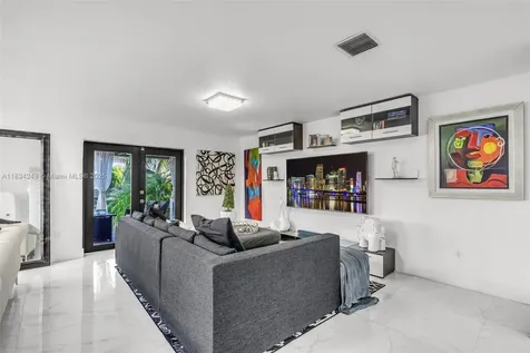 9825 Fairway Cove Lane Plantation FL 33324