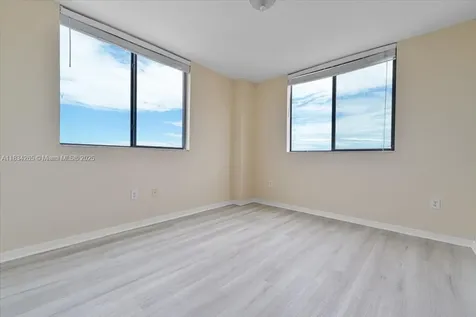 4242 NW 2 Street Miami FL 33126
