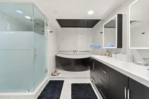 9 Island Avenue Miami Beach FL 33139