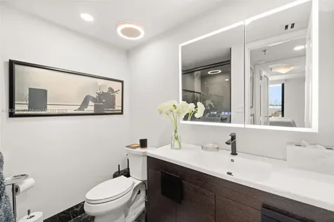9 Island Avenue Miami Beach FL 33139