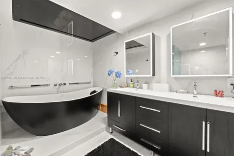 9 Island Avenue Miami Beach FL 33139