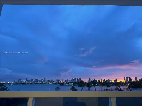9 Island Avenue Miami Beach FL 33139