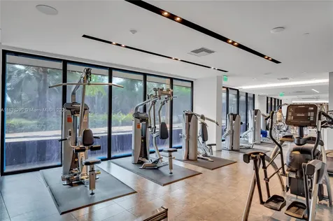 9 Island Avenue Miami Beach FL 33139