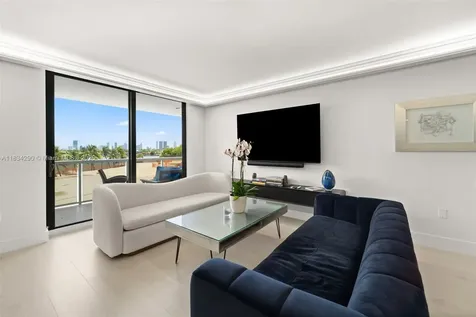 9 Island Avenue Miami Beach FL 33139