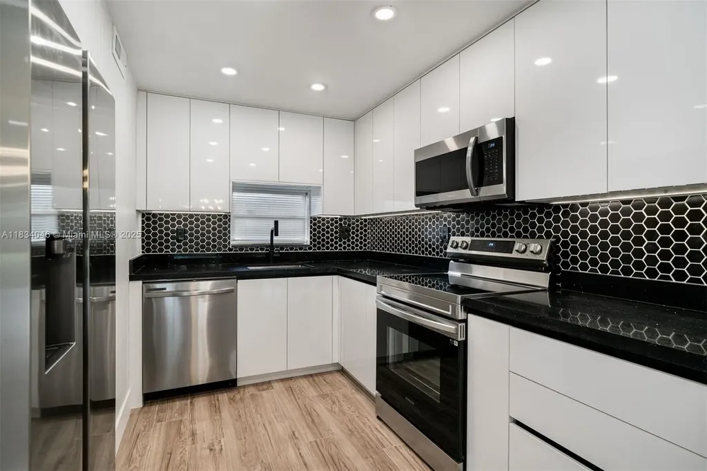 8901 S Hollybrook Boulevard Pembroke Pines FL 33025