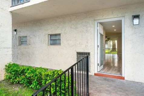 8901 S Hollybrook Boulevard Pembroke Pines FL 33025